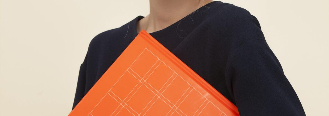 Sales profesional menggunakan teknik NLP untuk mengelola pola pikir dan meningkatkan performa penjualan